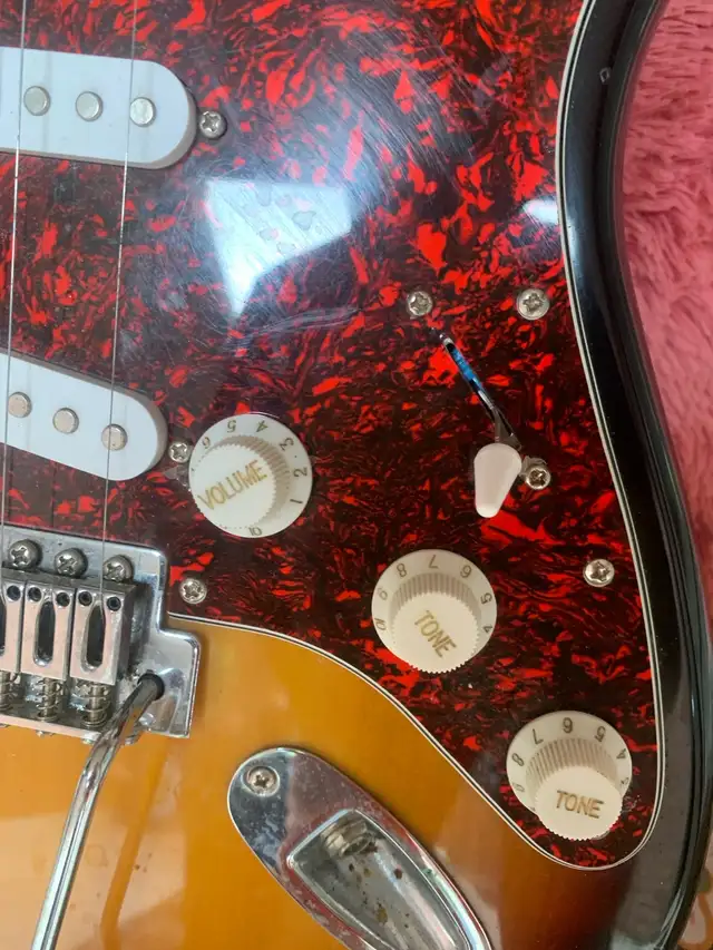Squier Stratocaster in Guitars in London - Image 7