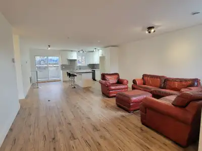 À louer/Rent. Grand appartement 5 1/2 style condo à Laval
