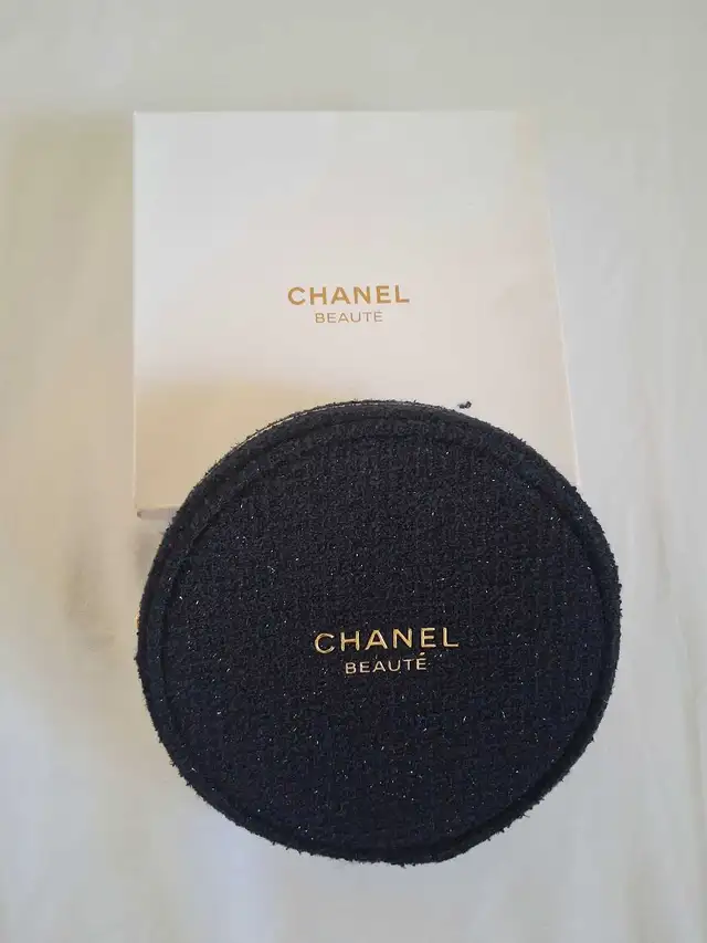 NEW CHANEL COSMETICS POUCH