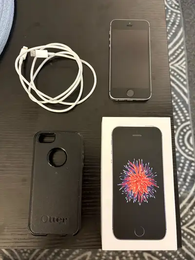 iPhone SE 1st generation 16gb grey, View more