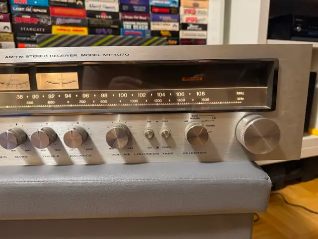Vintage Silver Face Kenwood KR-4070 Stereo Receiver Sounds Great in General Electronics in City of Toronto - Image 11