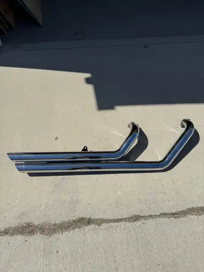 Nice condition very loud pipes will fit Hondas/Kawasaki or most touring bikes OBO!