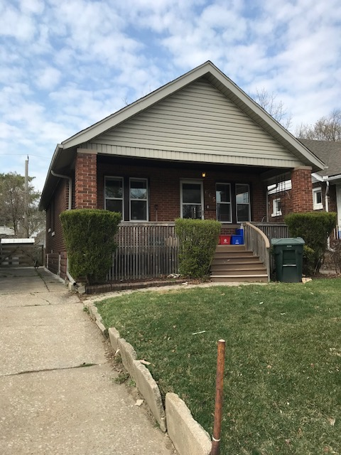 For Law, Education, Serious Female U of W Students 3 bdrm house