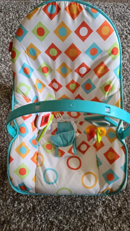 Fisher Price Infant to Toddler Rocker - GEO DIAMONDS (Seat) in Playpens, Swings & Saucers in Kitchener / Waterloo - Image 3