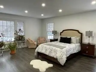 Private Bedroom and Bathroom for Renr