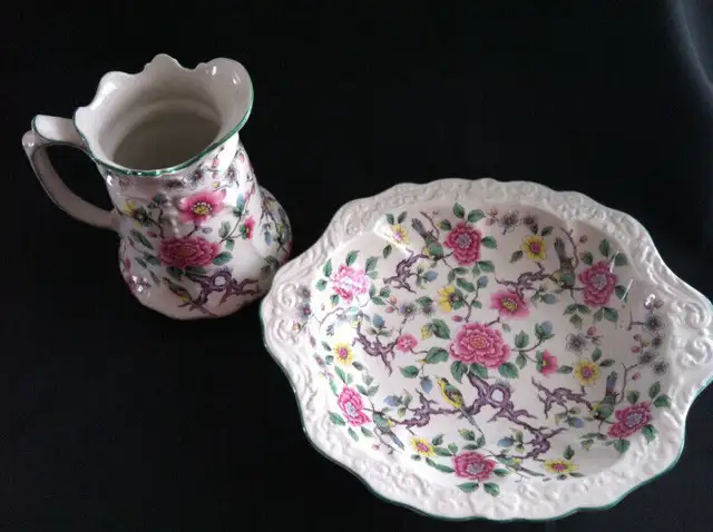 Old Foley James Kent LTD Chinese Rose in Arts & Collectibles in Barrie - Image 2