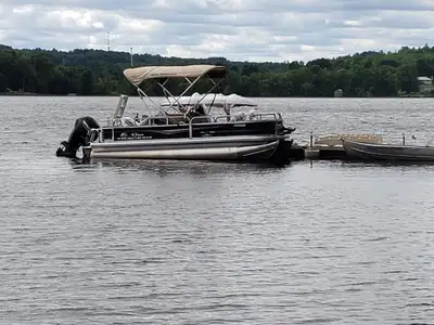 2023 Sun Tracker Bass Buggy 18 DLX Engine Mercury 75 ELPT 4 Stroke - motor has 25 hours usage Tracke...