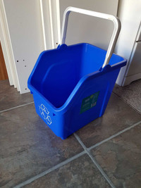Stackable Recycle Bin with Handle, 6 Gallon / 25 Liter - 
