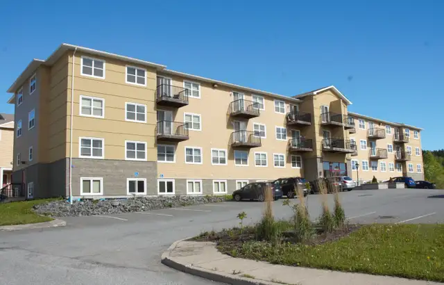 1 BDR a DEN. Heat included. Short drive to UNB SJRH NBCC. Clean