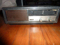 Vintage Solid State RCA RADIO