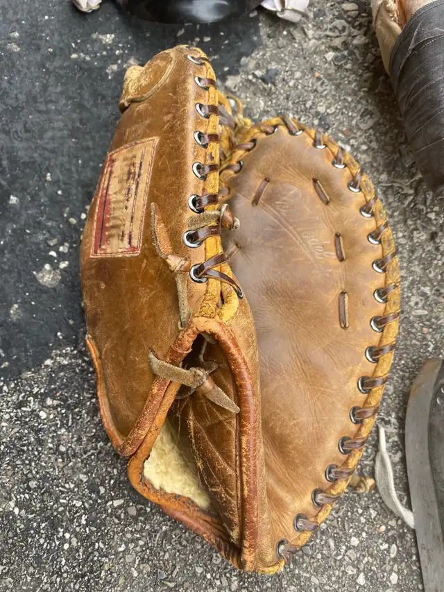 Vintage sporting goods in Hockey in Mississauga / Peel Region - Image 5