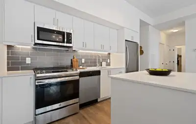 Room for Rent – Female Only | $950/month | Private Bath |