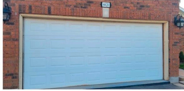 Garage door repair and openers installation in Garage Door in Oakville / Halton Region - Image 3