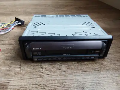 Sony CDX-R3410 FM/AM Compact Disc Player for sale, View more