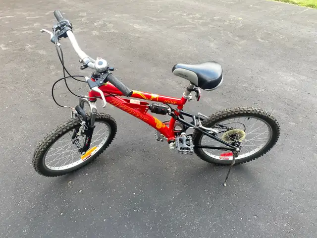 Kids mountain bike - 20 inch wheels, 6 speed excellent condition in Kids in Markham / York Region - Image 3