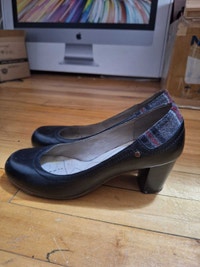 women black heels/ talons noirs City of Montréal Greater Montréal Preview