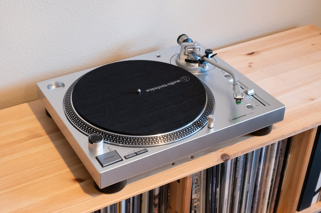TURNTABLE REPAIR in General Electronics in Cambridge