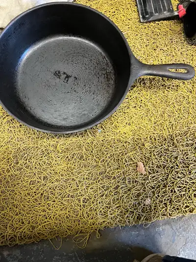 Cast iron frying pan in TABER (cash only so no scammers), View more