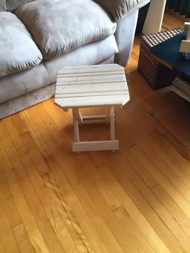 petit banc  ou tabouret pliant neuf in Dining Tables & Sets in Longueuil / South Shore - Image 5
