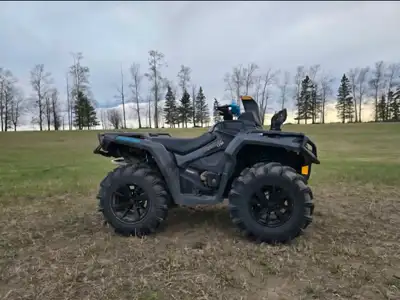 2020 can am outlander 1000R xt Has snorkel kit, full body skid plate, gun mount, rock lights, led he...