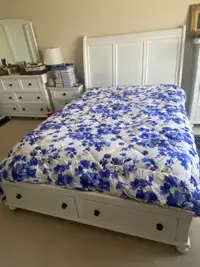 Full white bedroom set for sale with storage (queen) 