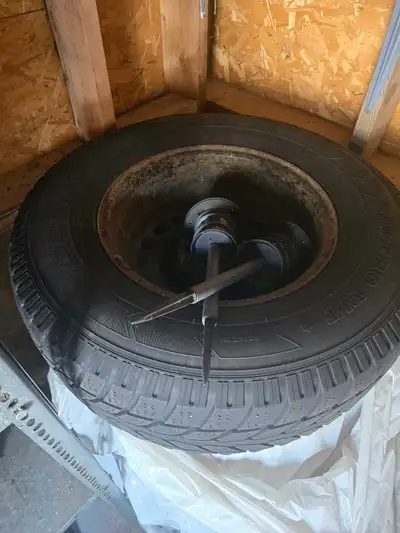 Set of 4 Winter tires mounted on a steel rims. It's a 255/70 R16 size. Used on a Ford Ranger.
