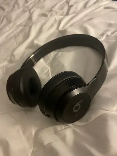 Im selling my pair of beats solo 4 headphones. I dont use them much anymore and i could use the cash...