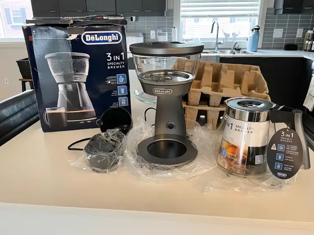 De’longhi 3-in-1 Specialty Coffee Brewer- Brand New in Coffee Makers in London - Image 2