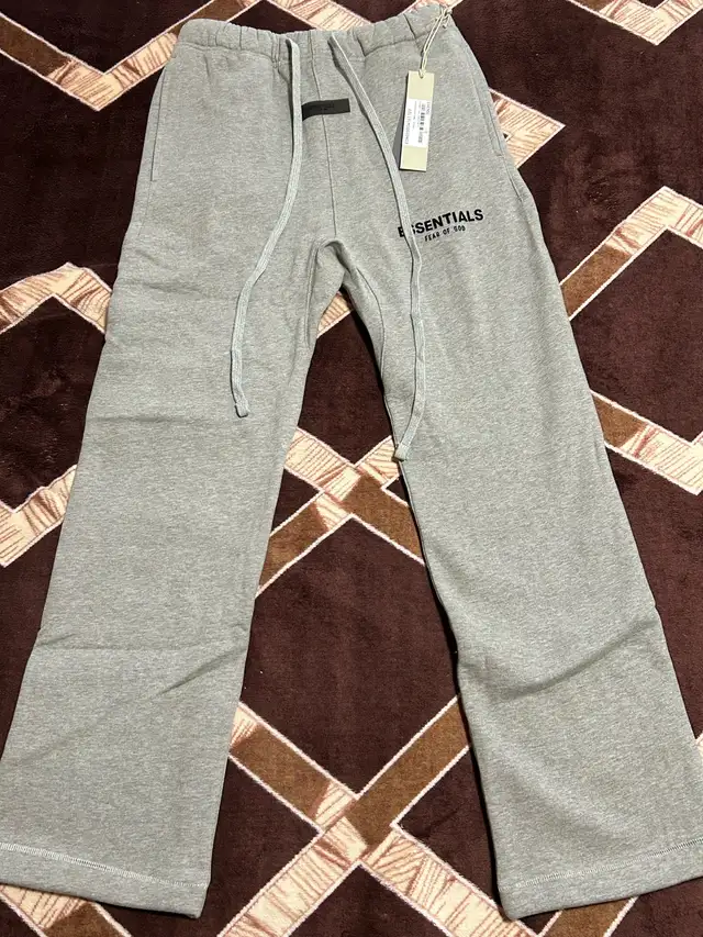  Essentials Dark Oatmeal Sweatpants in Men's in Mississauga / Peel Region - Image 2