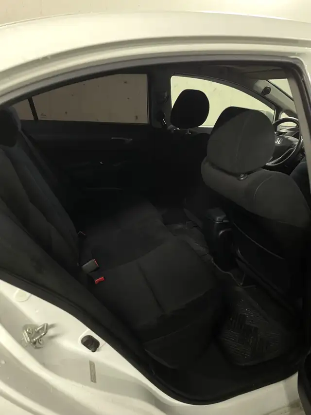 Honda Civic 2009 LX in Cars & Trucks in City of Montréal - Image 8