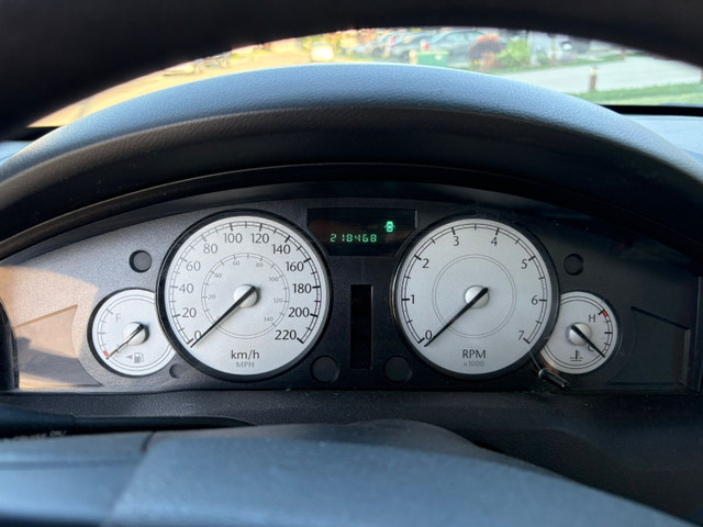 2007 CHRYSLER 300, DRIVES WELL,  NO ISSUES AT ALL in Cars & Trucks in Edmonton - Image 4