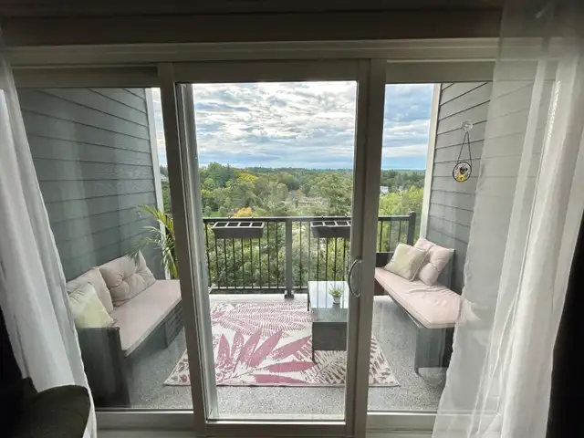 1000 Sq Ft Condo. Best Location in Bracebridge. Phenomenal View!