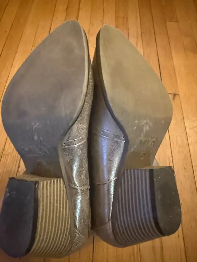 Metallic cowboy boots- size 6!  in Women's - Shoes in Calgary - Image 7
