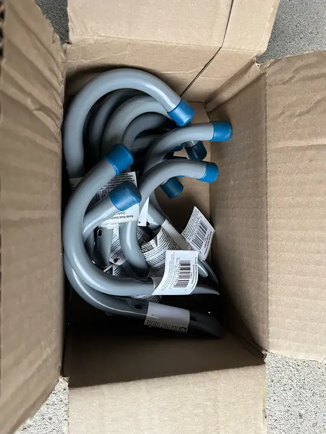 Crawford Utility Hook in Martinique in Canada - Image 6