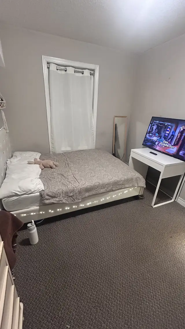private room for rent  in Room Rentals & Roommates in Kitchener / Waterloo - Image 7