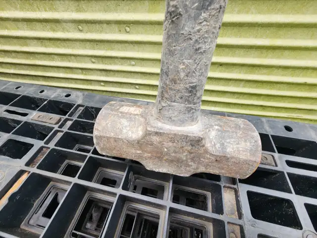 6 Lb. Long Handle Sledge Hammer65048385789441127