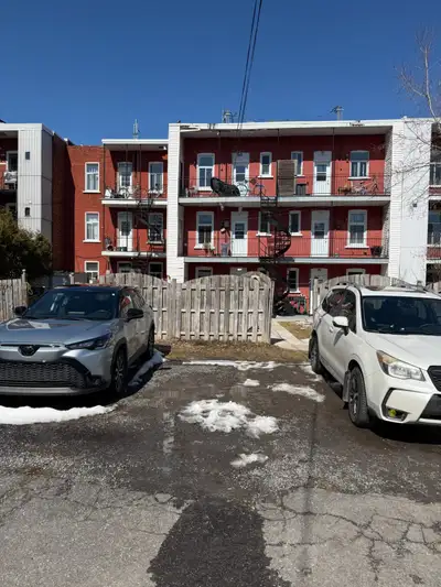Parking space for rent $80/ month. Few minutes from Metro Verdun. Long or short term in private prop...