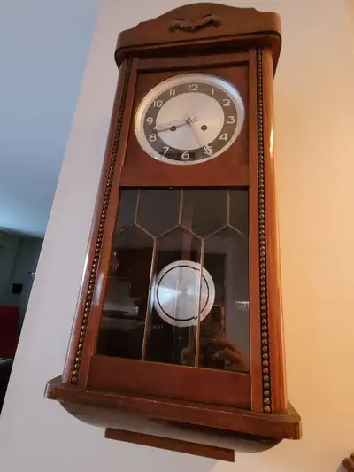 Horloge murale antique en bois Wooden windup clock, View more