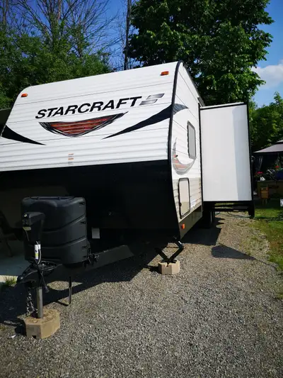 2019 StarCraft Autumn Ridge 26BHS trailer used in excellent condition. Currently located on seasonal...