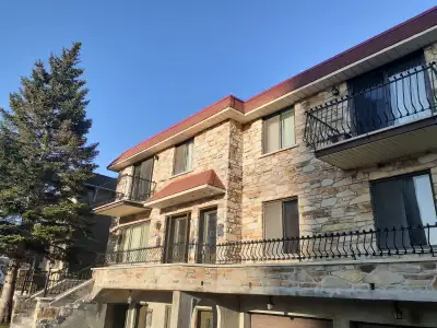 Renove 4 1/2 au 2eme etage du quadruplex a Cartierville