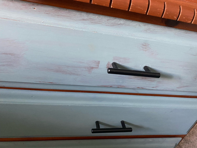 5 drawer dresser in Dressers & Wardrobes in Ottawa - Image 3