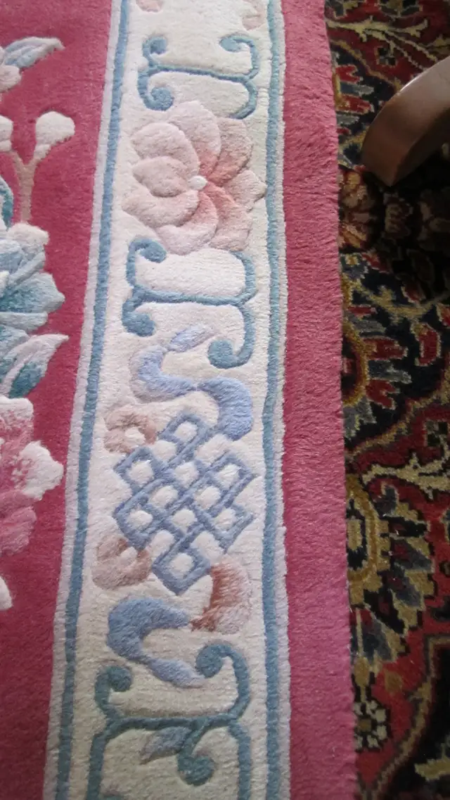 LOVELY 42“X 69“ HANDMADE ORIENTAL STYLE WOOL RUG in Rugs, Carpets & Runners in Ottawa - Image 4