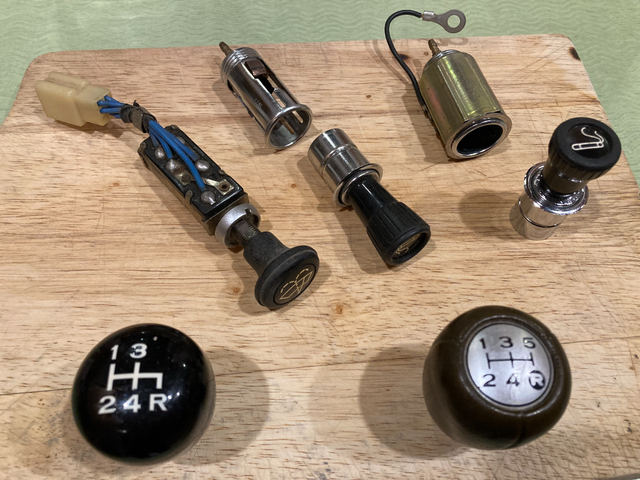 Datsun parts in Arts & Collectibles in Revelstoke - Image 2