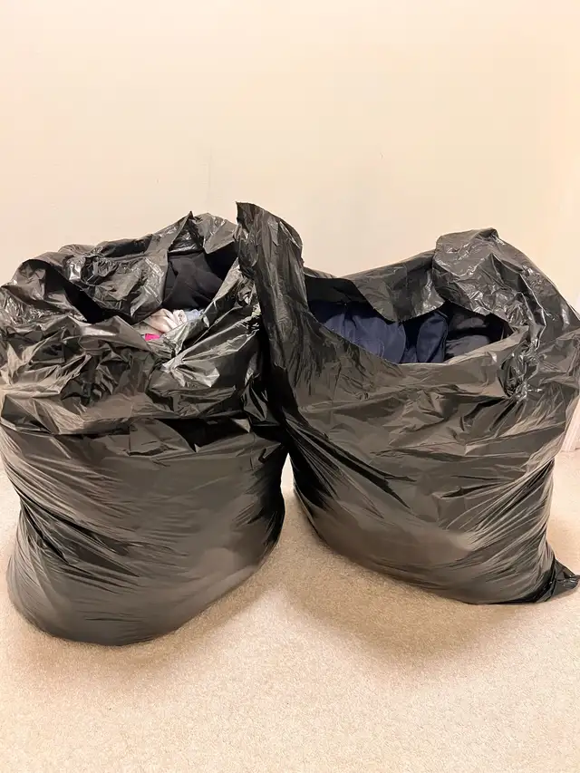 Big bags of women clothes size s to m in Multi-item in Mississauga / Peel Region - Image 3