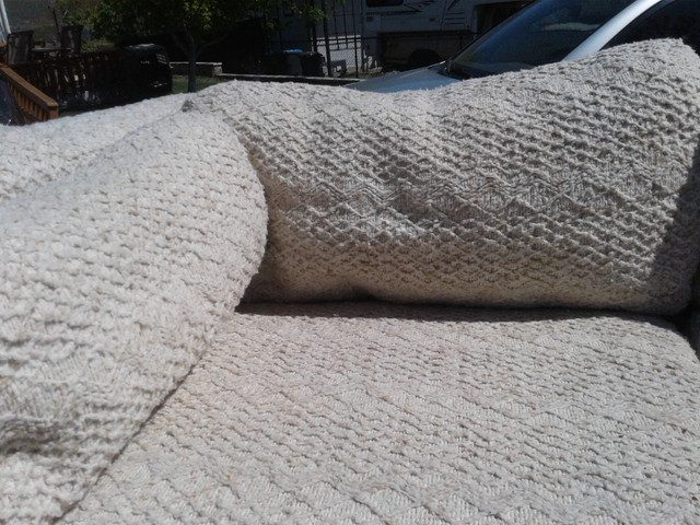 Fabric couch in Couches & Futons in Penticton - Image 3