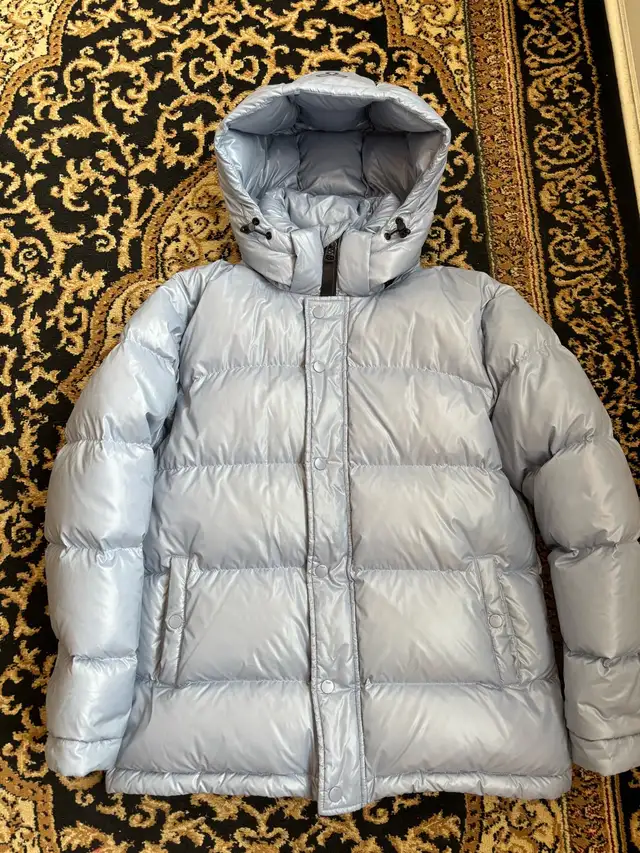 TNA super puff - sz small in Women's - Tops & Outerwear in Markham / York Region - Image 2