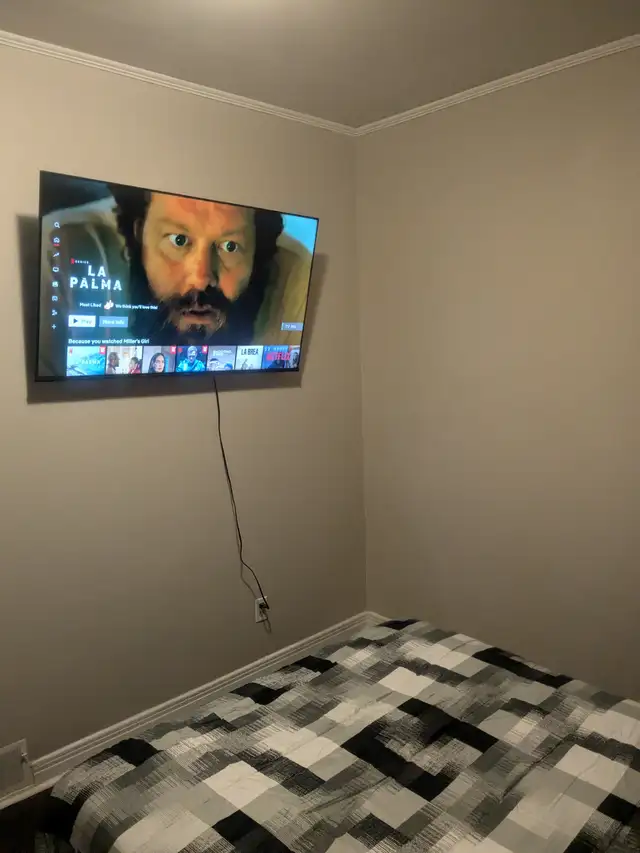 RENT FREE! No Credit  or Employment  check!  Furnished room, TV