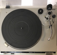 Technics SL-B2 Semi-Automatic Belt-Drive Turntable