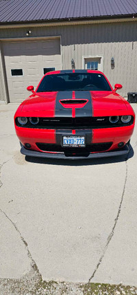 RARE  6 SPEED 2018 CHALLENGER COUPE 
