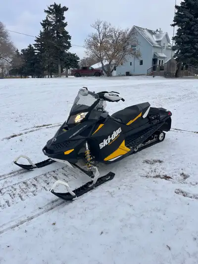 2012 skidoo Backcountry 600 etec. 4247 MILES Very good condition. Needs nothing. Ready to ride. Elec...
